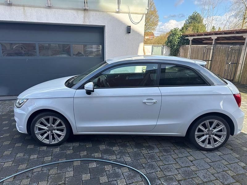 Gebraucht Audi A1 S-Line 125 PS (91 kW) 2015 Weiß Kleinwagen