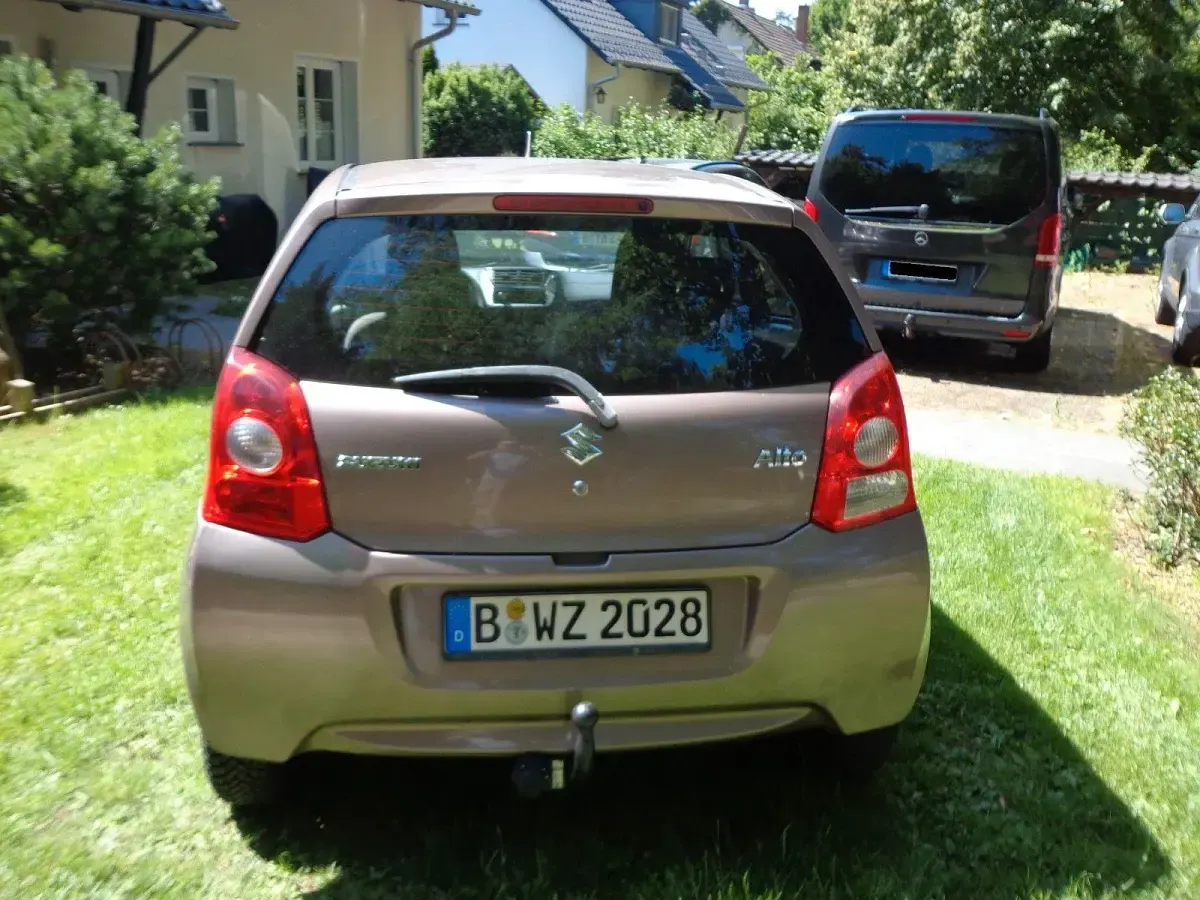 Gebraucht Suzuki Alto Club 68 PS (50 kW) 2011 Braun Kleinwagen