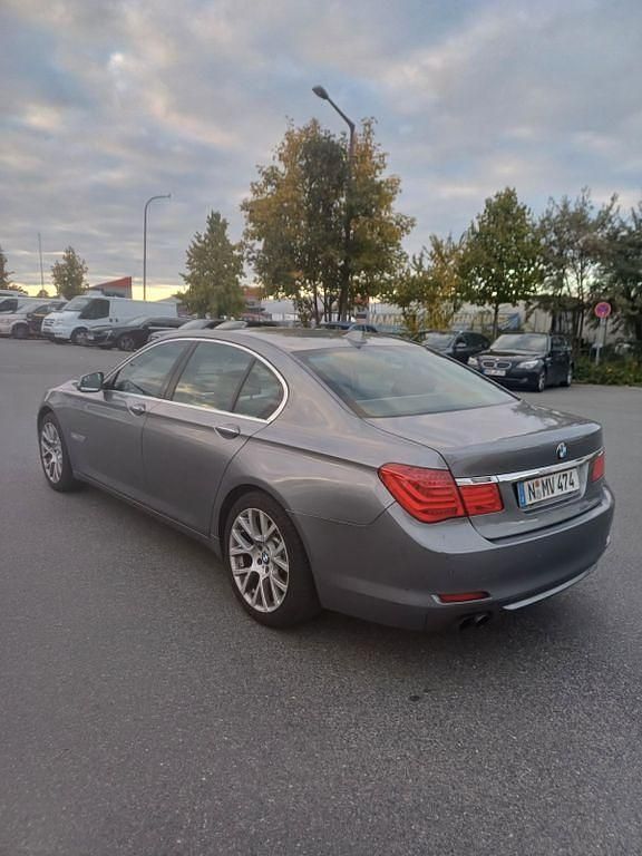 Gebraucht BMW 730 245 PS (180 kW) 2010 Grau Limousine
