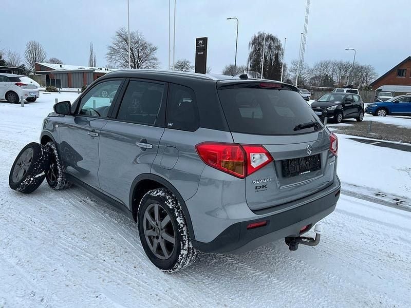 Gebraucht Suzuki Vitara Comfort 120 PS (88 kW) 2016 Grau SUV
