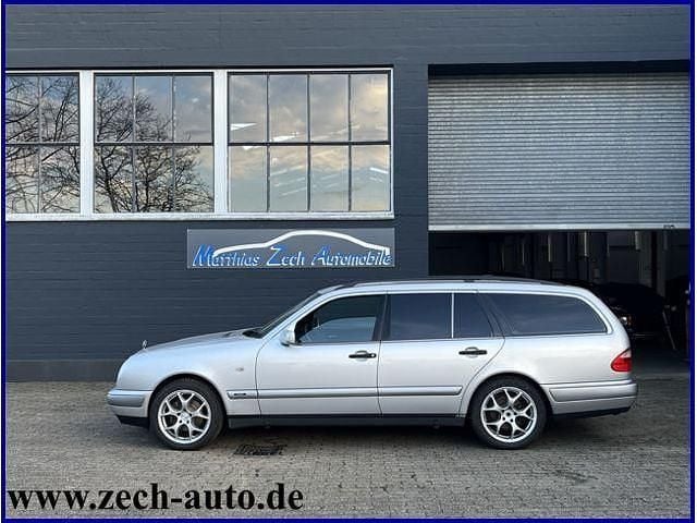 Gebraucht Mercedes E230 Classic 150 PS (110 kW) 1997 Silber Kombi