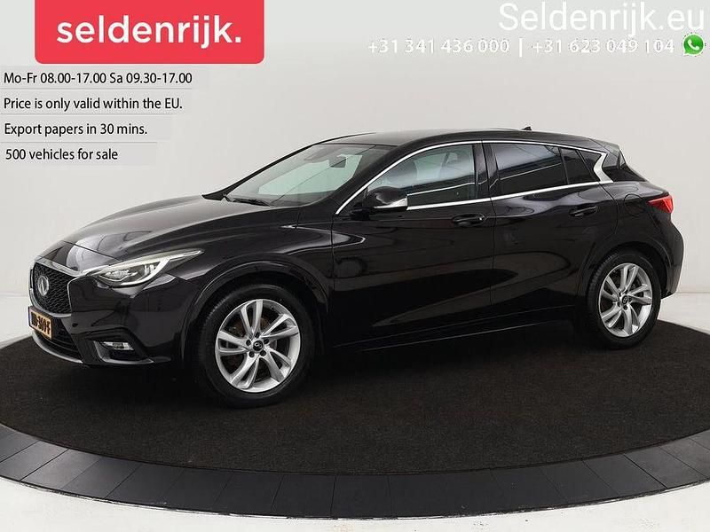 Schwarz Gebraucht 2017 Infiniti Q30 Business Executive Kleinwagen | 10.900 € - Bild 1/4