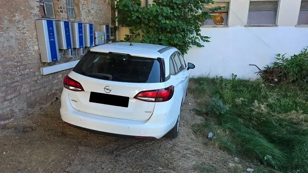 Gebraucht Opel Astra Edition 95 PS (69 kW) 2017 Weiß Kombi
