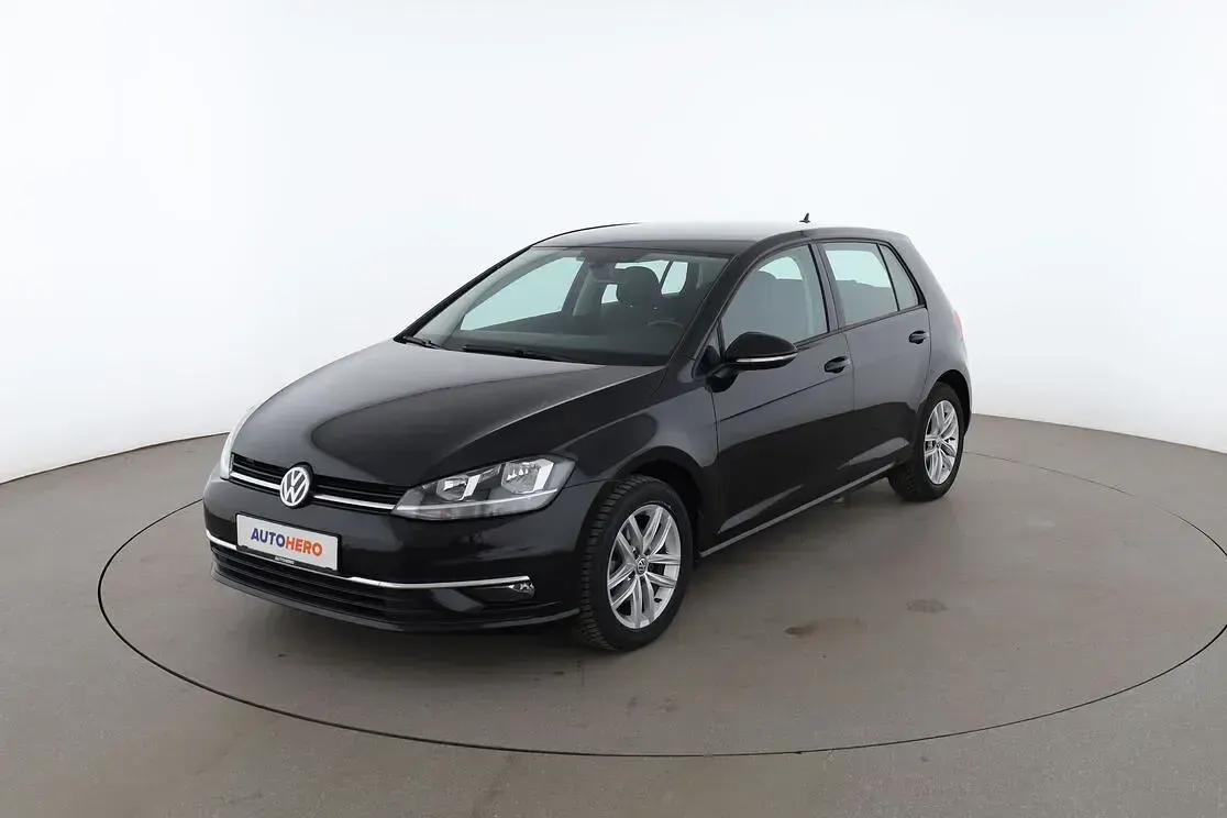 Gebraucht VW Golf VII Comfortline 2018 Limousine