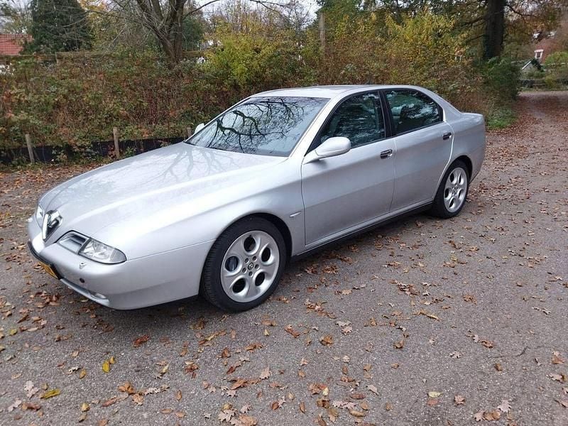 Silber Gebraucht 2001 Alfa Romeo 166 Limousine | 8.900 € (Fairer Preis) - Bild 1/4