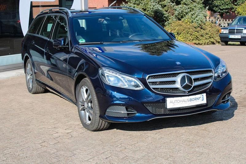 Second-hand Mercedes E250 Avantgarde 204 CP (150 kW) 2013 Albastru Break