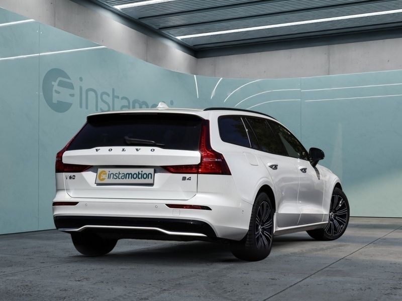 Weiß Gebraucht 2024 Volvo V60 Ultra Kombi | 43.160 € (Teuer) - Bild 1/4