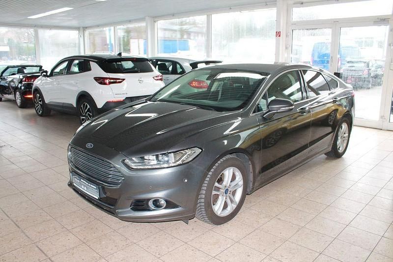 Gebraucht Ford Mondeo Titanium 150 PS (110 kW) 2017 Grau Limousine