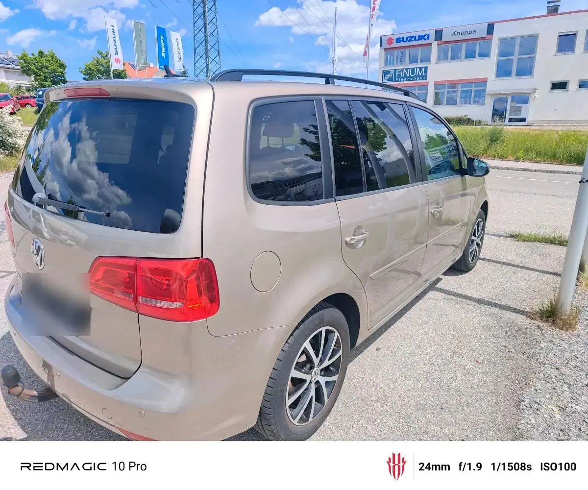Gebraucht VW Touran 140 PS (102 kW) 2011 Gelb Van / Kleinbus
