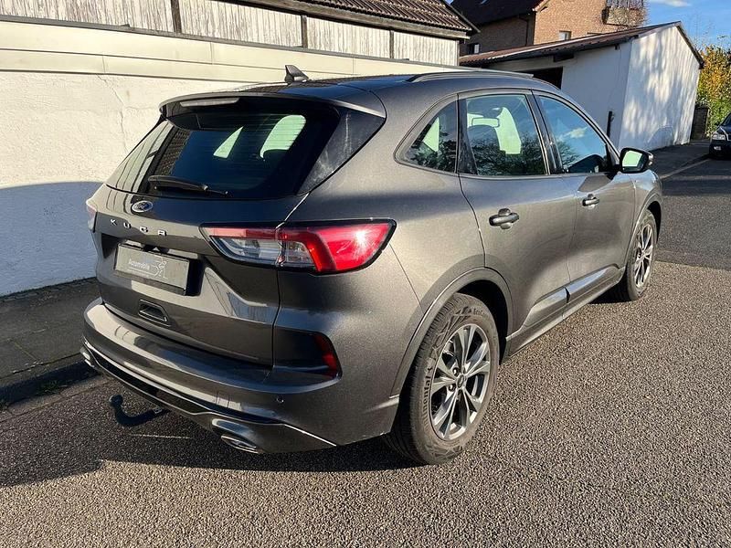 Gebraucht Ford Kuga ST-Line 150 PS (110 kW) 2022 Magneticgrau (metallic) SUV