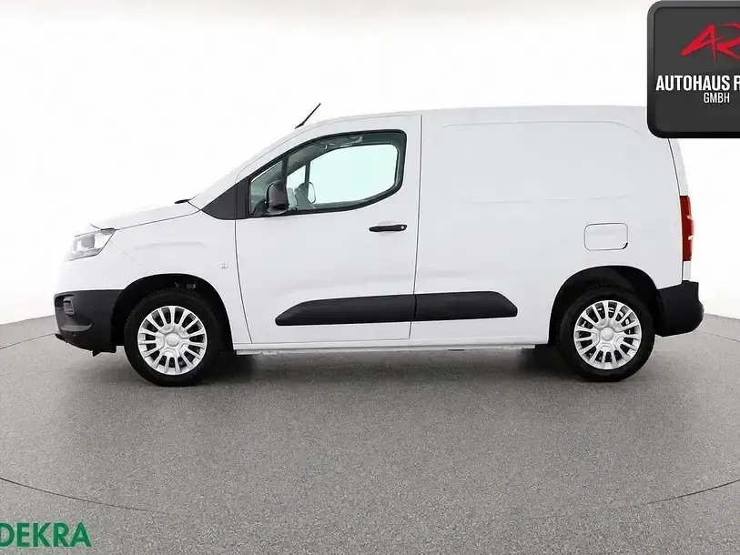 Gebraucht Toyota Proace City City 102 PS (75 kW) 2024 Icy white Van / Kleinbus