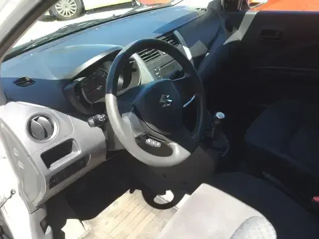 Gebraucht Suzuki Celerio Club 68 PS (50 kW) 2016 Weiß Kleinwagen
