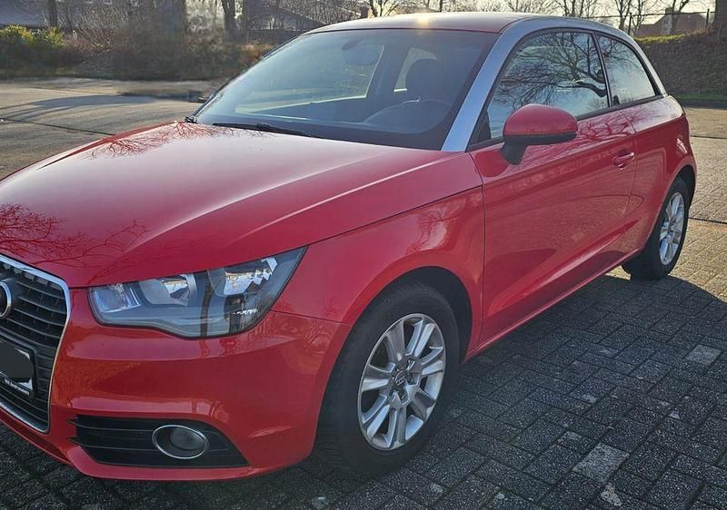 Gebraucht Audi A1 Ambition 122 PS (89 kW) 2012 Rot Kleinwagen
