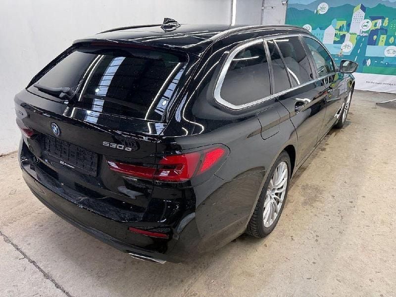 Gebraucht BMW 530e Sport Line 305 PS (224 kW) 2021 Schwarz Limousine