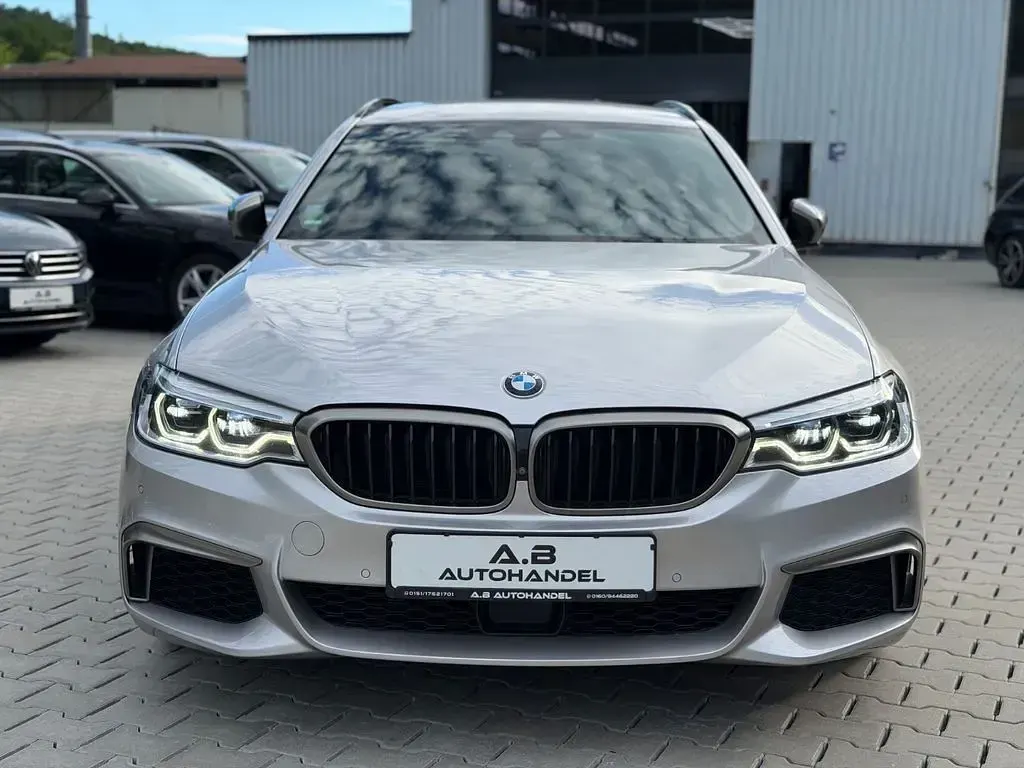 Gebraucht BMW M550 Performance 400 PS (294 kW) 2019 Silber Limousine