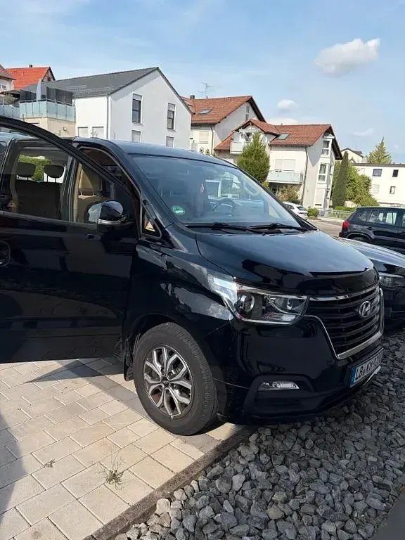 Gebraucht Hyundai H-1 Premium 170 PS (125 kW) 2020 Schwarz Van / Kleinbus