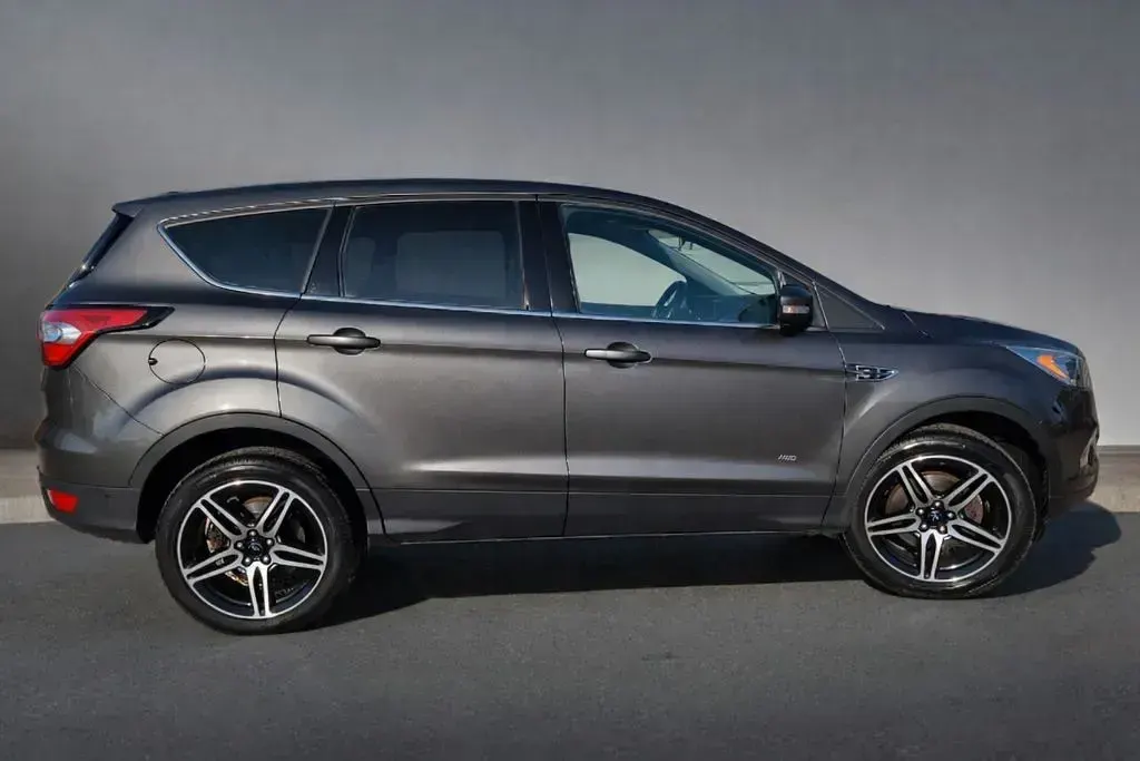 Occasion Ford Kuga Titanium 182 ch (133 kW) 2017 Gris SUV