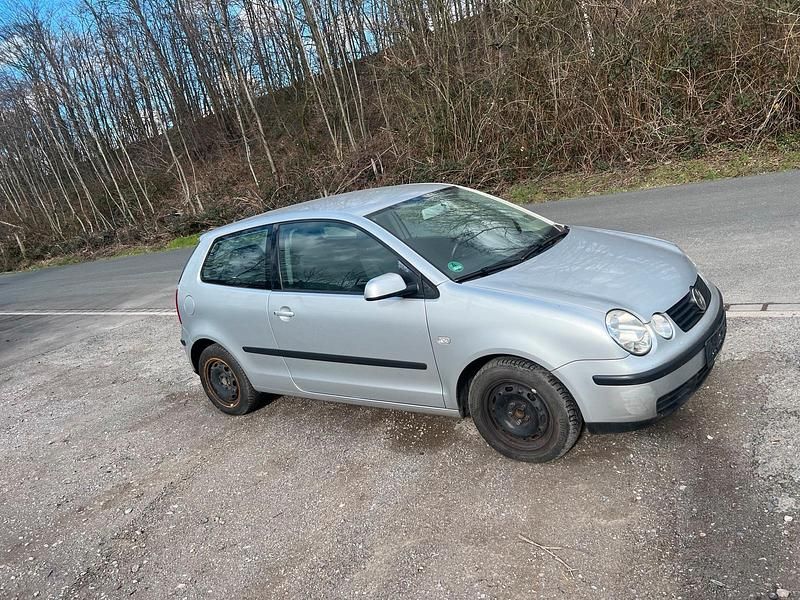 Gebraucht VW Polo 60 PS (44 kW) 2003 Silber Kleinwagen