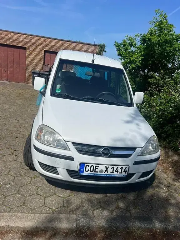 Gebraucht Opel Combo 94 PS (69 kW) 2010 Weiß Van / Kleinbus