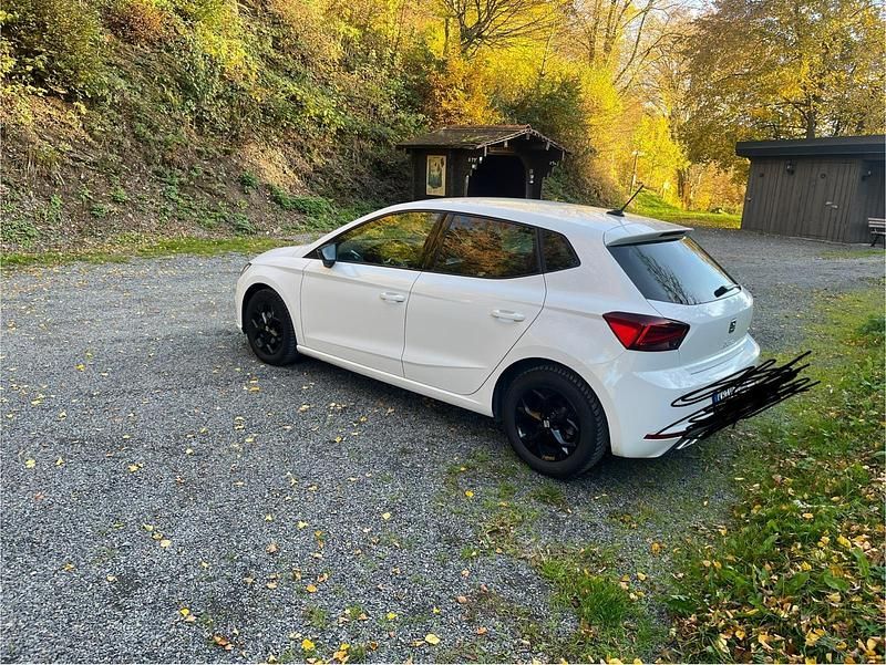 Weiß Gebraucht 2023 Seat Ibiza FR Kleinwagen | 17.500 € (Fairer Preis) - Bild 1/4