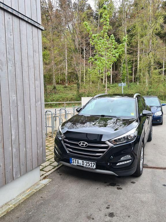 Schwarz Gebraucht 2018 Hyundai Tucson Select SUV | 14.000 € (Fairer Preis) - Bild 1/4