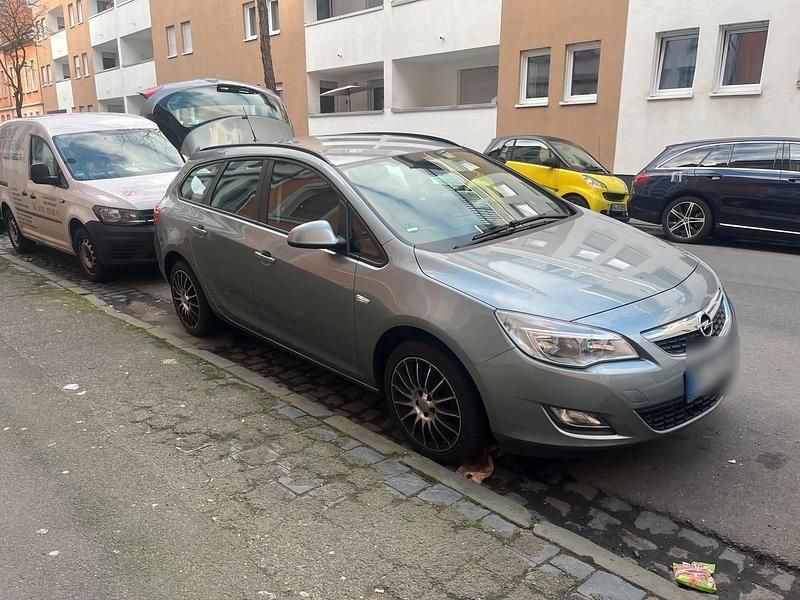 Gebraucht Opel Astra 140 PS (102 kW) 2012 Grau Kombi