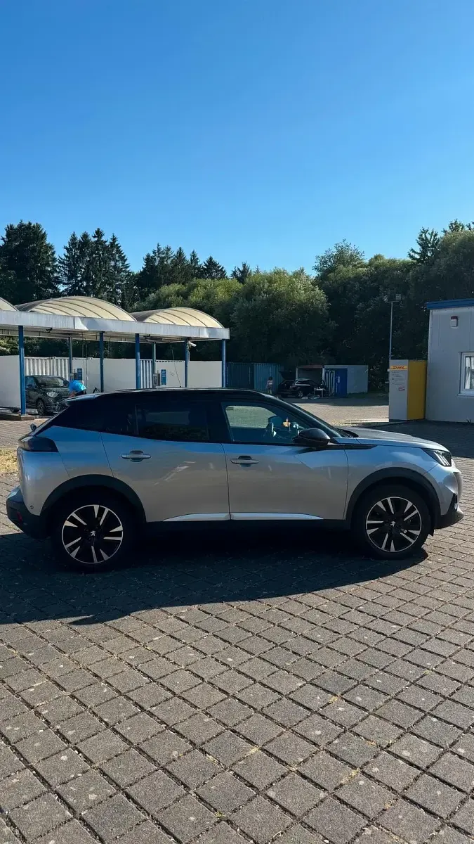 Gebraucht Peugeot e-2008 GT 100 kW (136 PS) 2021 Grau SUV