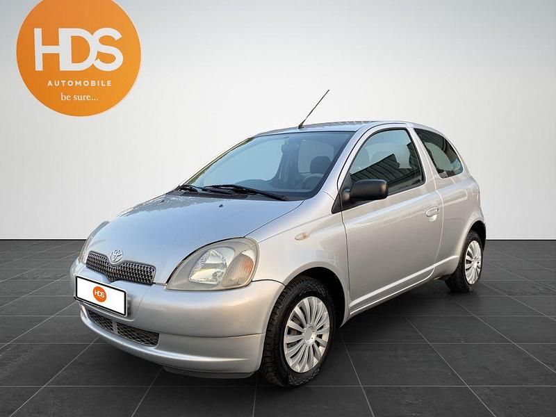 Silber Gebraucht 2003 Toyota Yaris Kleinwagen | 1.690 € (Fairer Preis) - Bild 1/4