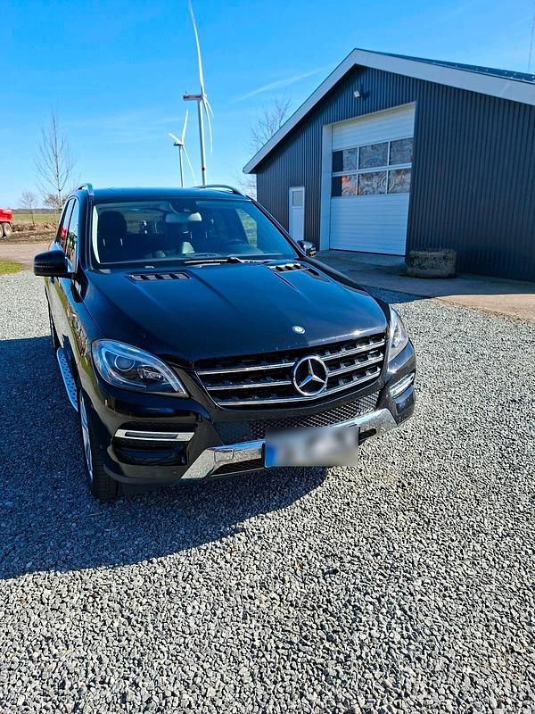 Gebraucht Mercedes ML350 258 PS (189 kW) 2015 Schwarz SUV