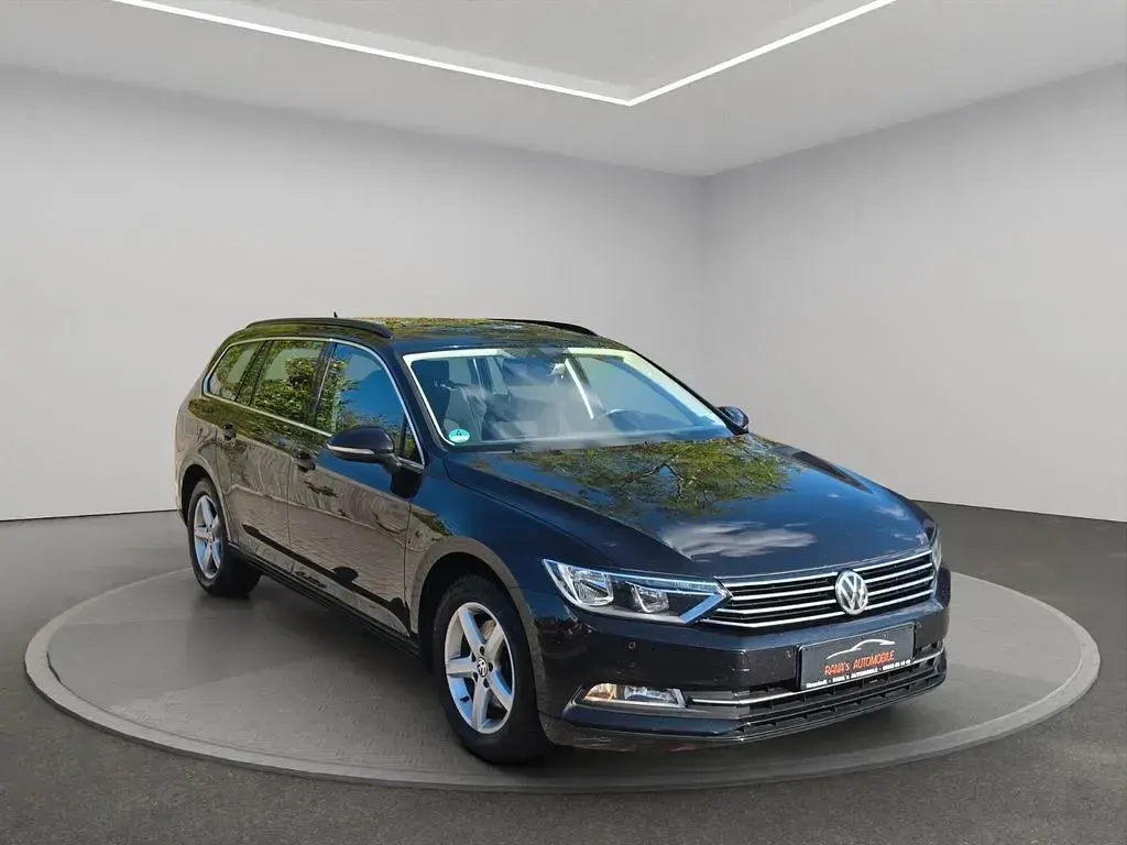 Second-hand VW Passat Comfortline 150 CP (110 kW) 2016 Negru Break