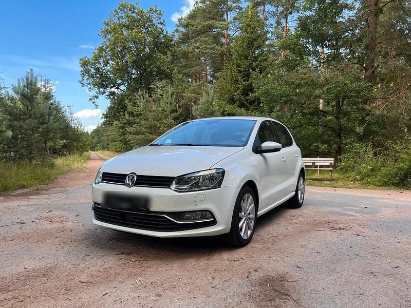 Weiß Gebraucht 2014 VW Polo Kleinwagen | 7.800 € (Fairer Preis) - Bild 1/4