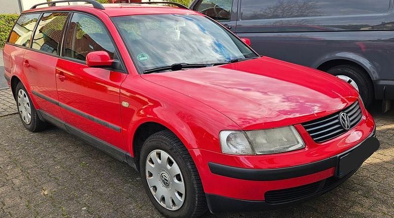 Gebraucht VW Passat Basis 101 PS (74 kW) 1999 Rot Kombi