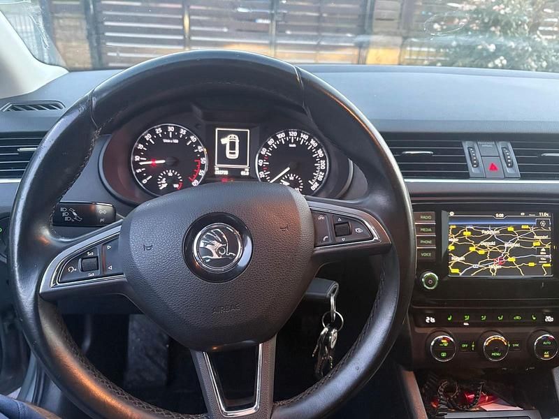 Gebraucht Skoda Octavia Joy 110 PS (80 kW) 2016 Grau Kleinwagen