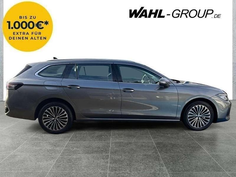 Gebraucht VW Passat Elegance 150 PS (110 kW) 2024 Grau Kombi