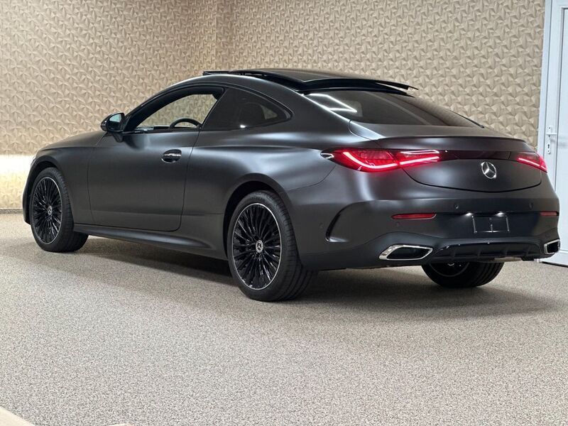 Neu Mercedes CLE450 AMG line 381 PS (280 kW) 2025 Schwarz Coupé