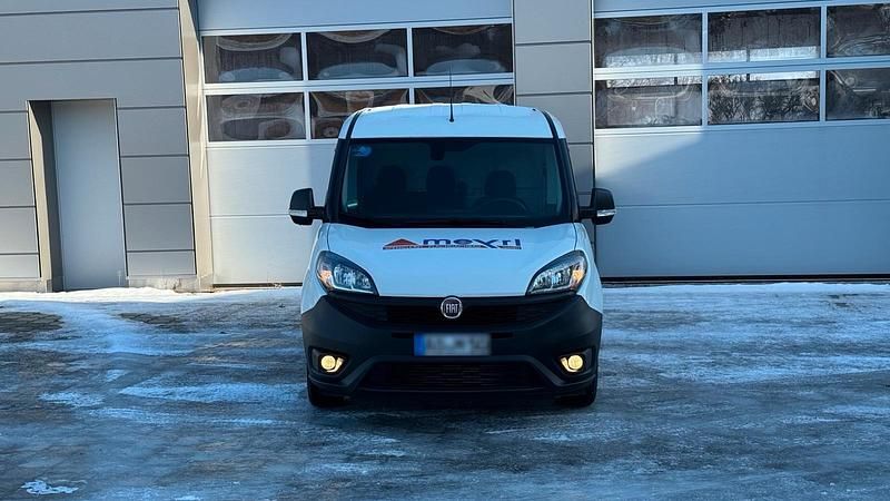 Gebraucht Fiat Doblò 100 PS (73 kW) 2022 Weiß Van / Kleinbus