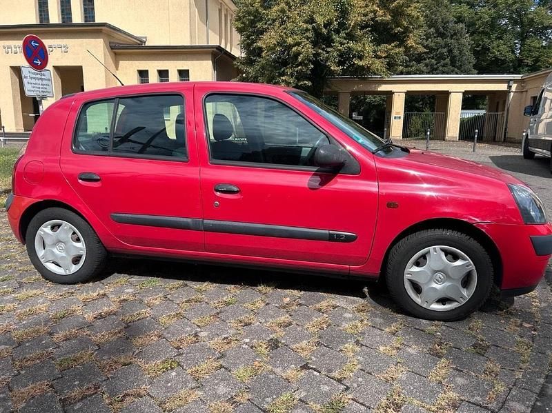 Rot Gebraucht 2002 Renault Clio II Kleinwagen | 1.450 € (Fairer Preis) - Bild 1/4