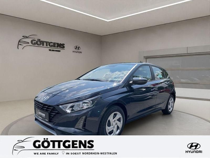 Grau Neu 2025 Hyundai i20 Select Limousine | 18.590 € (Fairer Preis) - Bild 1/4