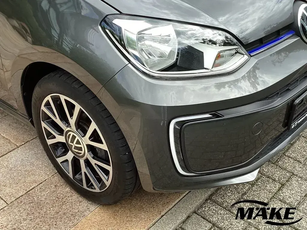 Gebraucht VW e-up! Style 61 kW (83 PS) 2022 Siliziumgrau /deep black perleffekt (metallic) Kleinwagen