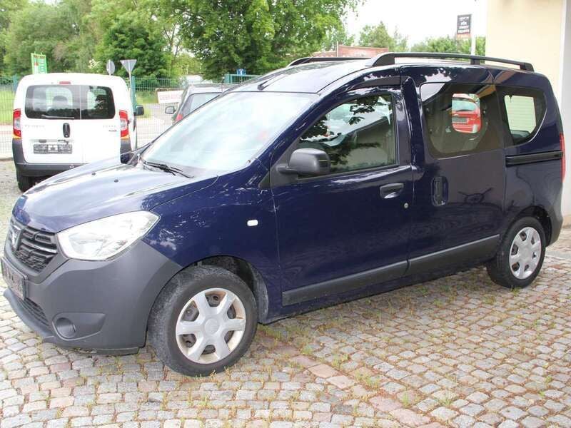 Blau marine Gebraucht 2017 Dacia Dokker Ambiance Van | 8.500 € (Guter Preis) - Bild 1/4