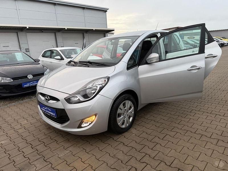Gebraucht Hyundai ix20 Edition 116 PS (85 kW) 2013 Silber Kleinwagen