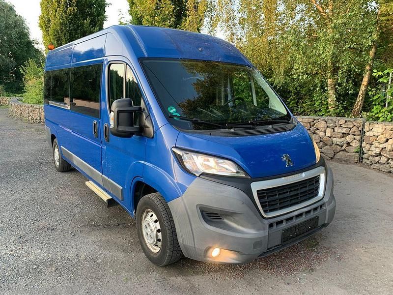 Blau Gebraucht 2015 Peugeot Boxer Van | 14.950 € - Bild 1/4