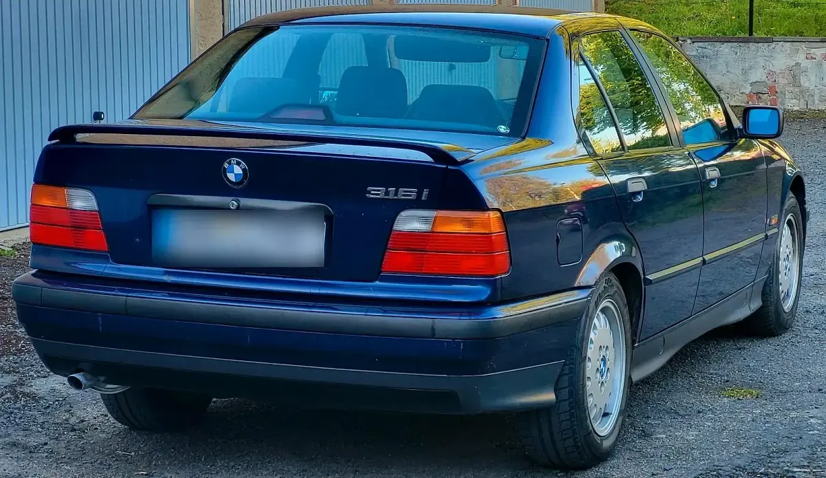 Gebraucht BMW 316 100 PS (73 kW) 1996 Blau Limousine