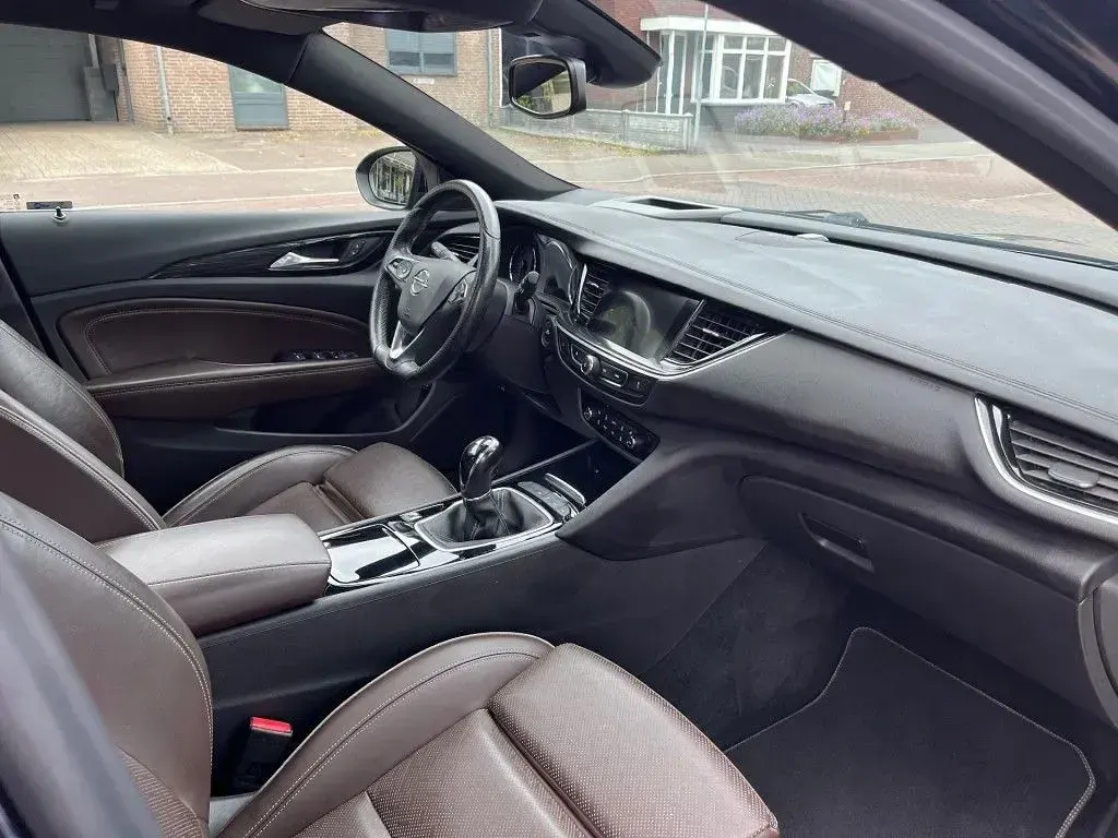 Gebraucht Opel Insignia Exklusiv 170 PS (125 kW) 2017 Blau Kombi
