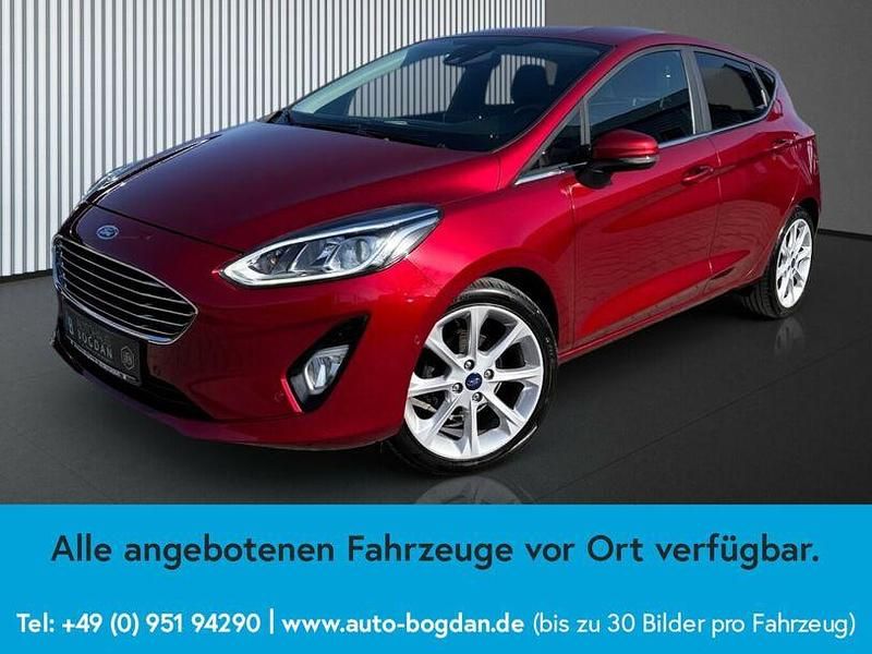 Gebraucht Ford Fiesta Titanium 101 PS (74 kW) 2018 Ruby rot (metallic) Kleinwagen