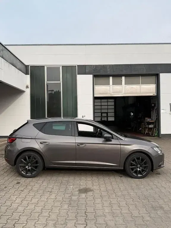 Usata Seat Leon 110 CV (80 kW) 2016 Beige Berlina