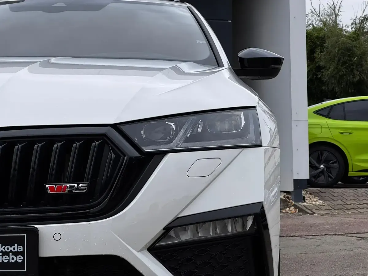 Gebraucht Skoda Octavia RS 245 PS (180 kW) 2023 Candyweiss Kombi