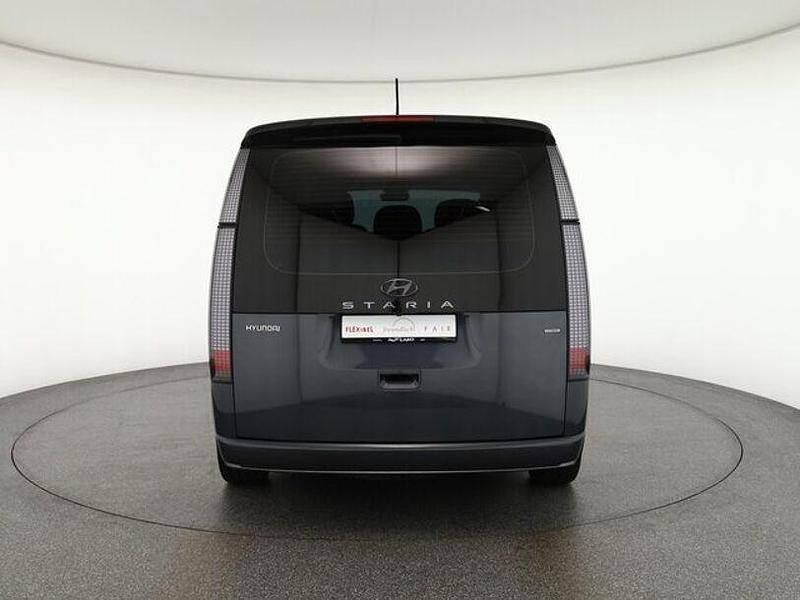 Gebraucht Hyundai Staria Signature 177 PS (130 kW) 2022 Grau Van / Kleinbus