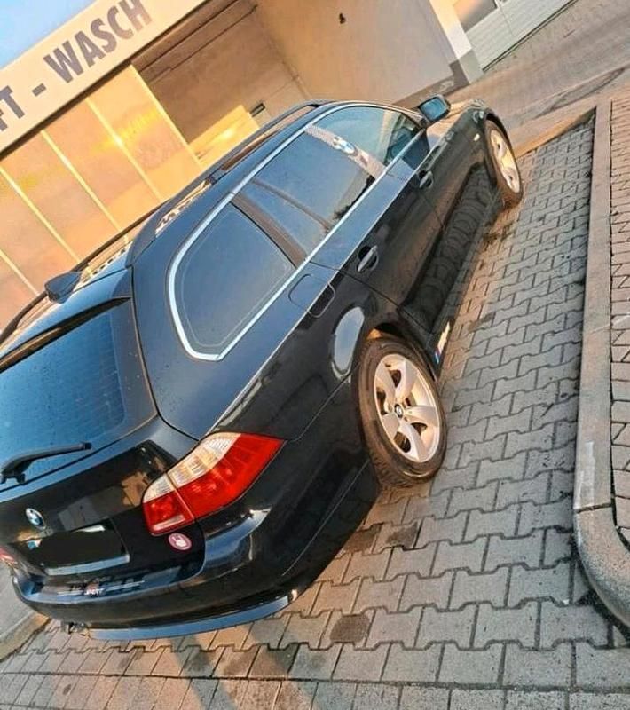 Gebraucht BMW 525 177 PS (130 kW) 2005 Schwarz Kombi