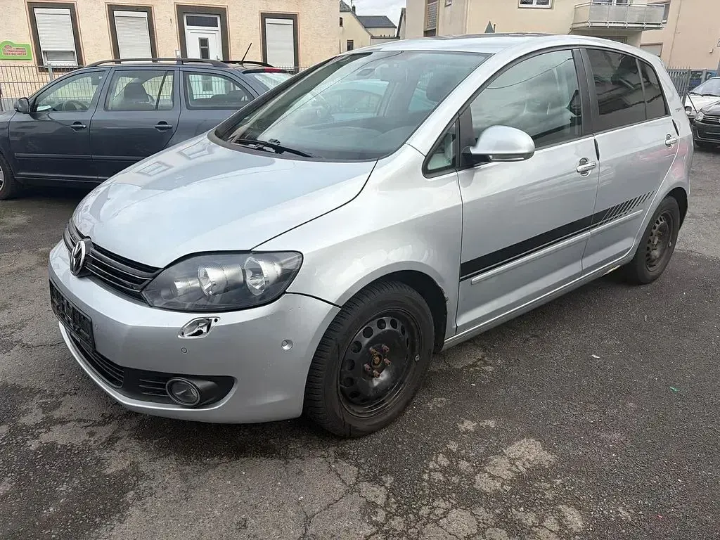 Używany VW Golf VI Team 122 KM (89 kW) 2011 Srebrny Hatchback